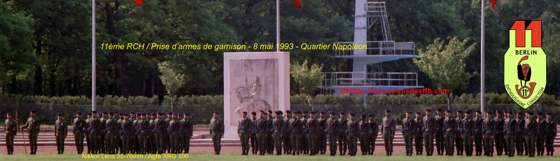 11ème RCH / Prise d’armes de garnison - 8 mai 1993 - Quartier Napoléon ©https://lesanciensdesffb.com Nikkor Lens 35-70mm / Agfa XRG 100 ENTHOUSIASME CONVICTION BERLIN e