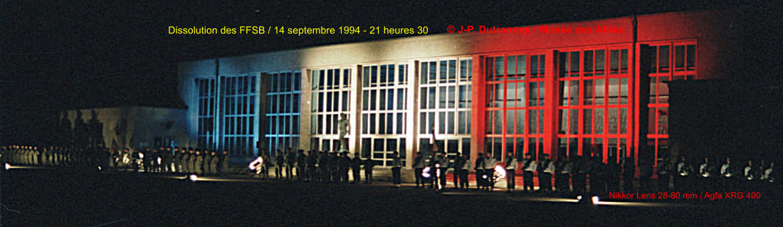 � J-P. Dutrannoy / Mus�e des Alli�s Dissolution des FFSB / 14 septembre 1994 - 21 heures 30 Nikkor Lens 28-80 mm / Agfa XRG 400